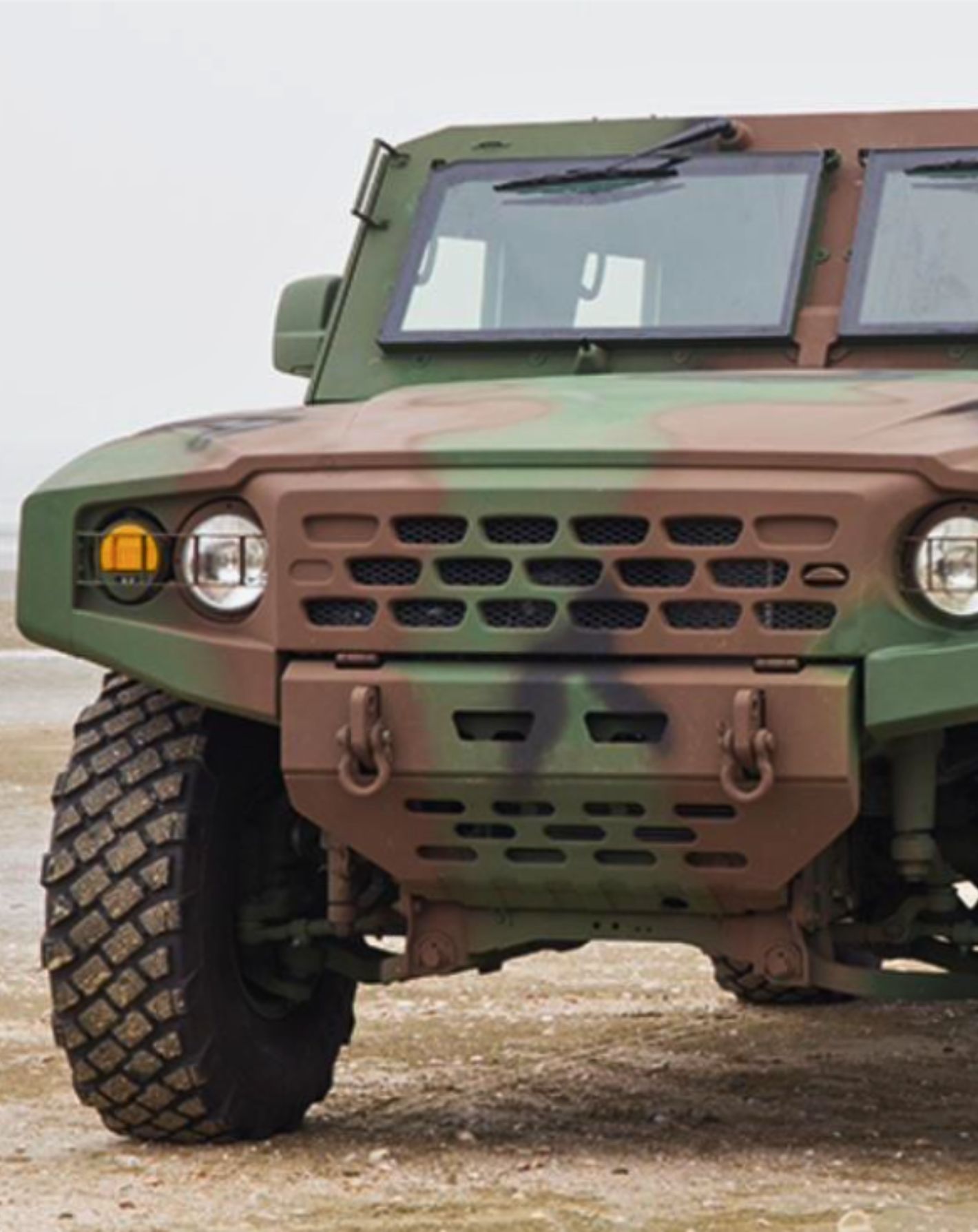 KLTV151 front detail showing grille and bumper